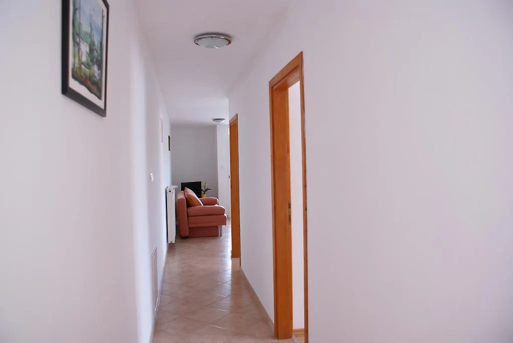 Apartments Robert Porat