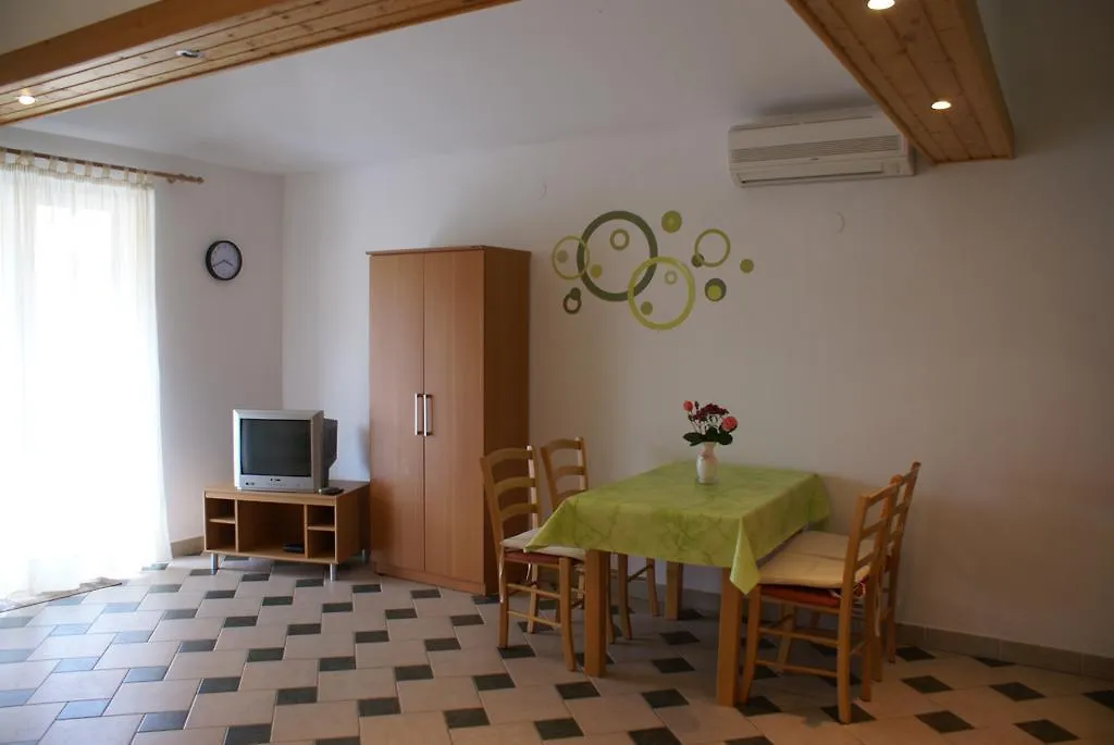 Apartments Robert Porat