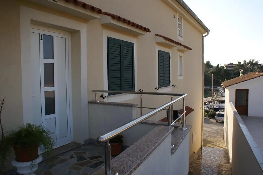 Apartments Robert Porat