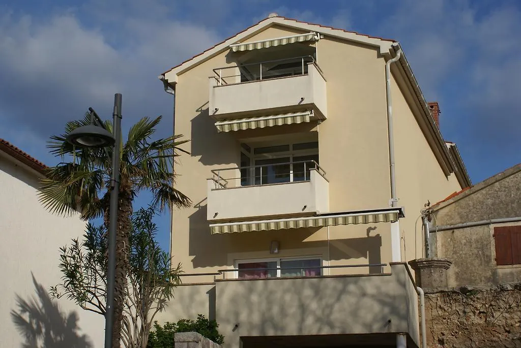 Apartments Robert Porat  Porat (Krk)