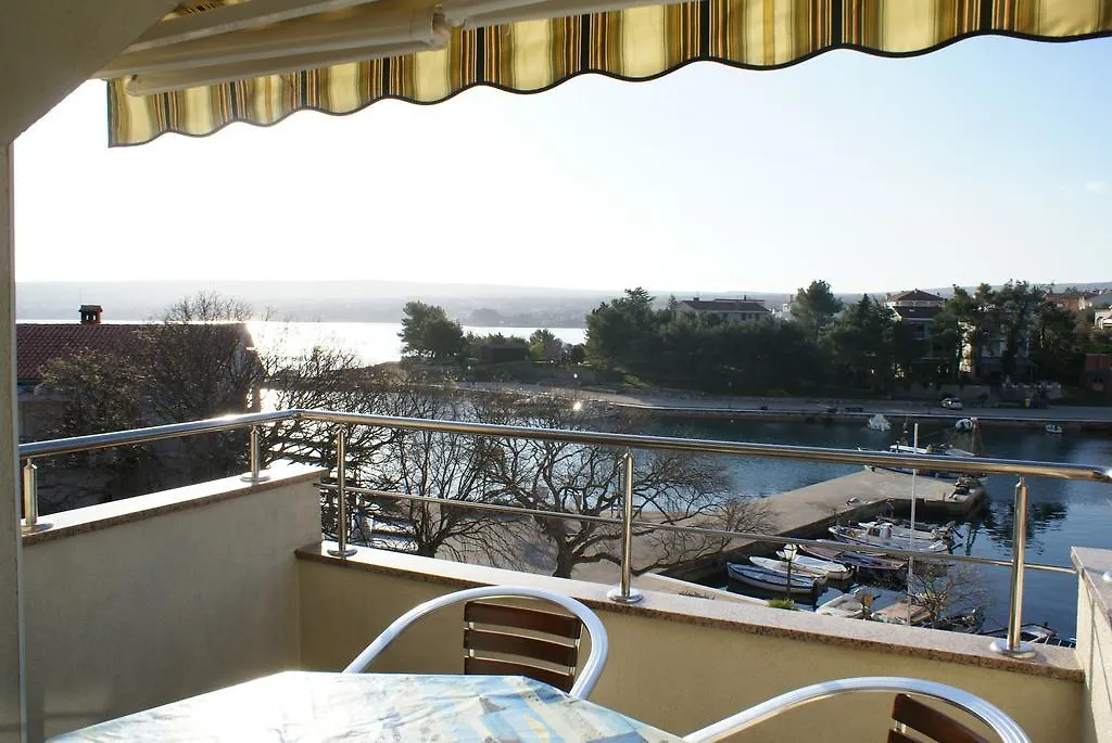 Apartments Robert Porat  0*, Porat (Krk)